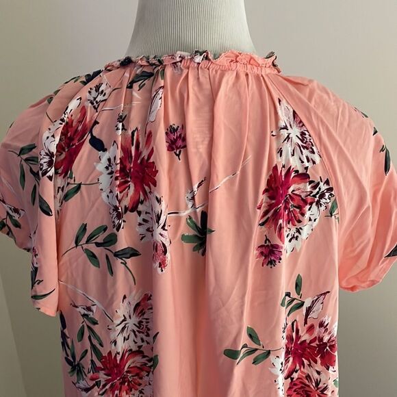St. John’s Bay floral top cap sleeves ruffle around neck & bottom women’s large - Picture 7 of 8